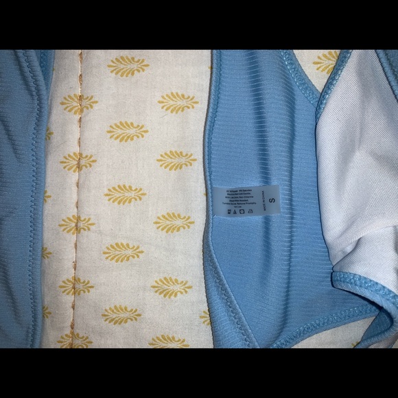 Bikini - Picture 2 of 3